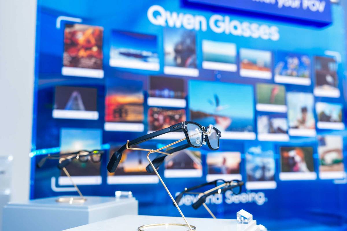 アリババがMWCでスマートグラスを世界初公開“エージェント・コマース”時代の幕開けか!